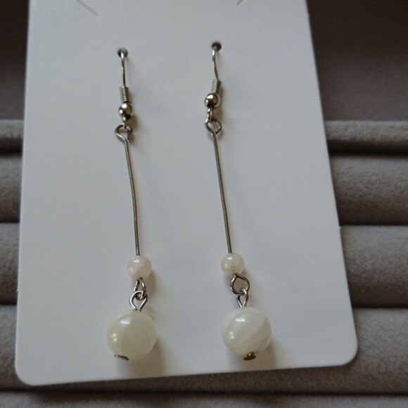 Sweet light Pink dangling earrings - Picture 1 of 5